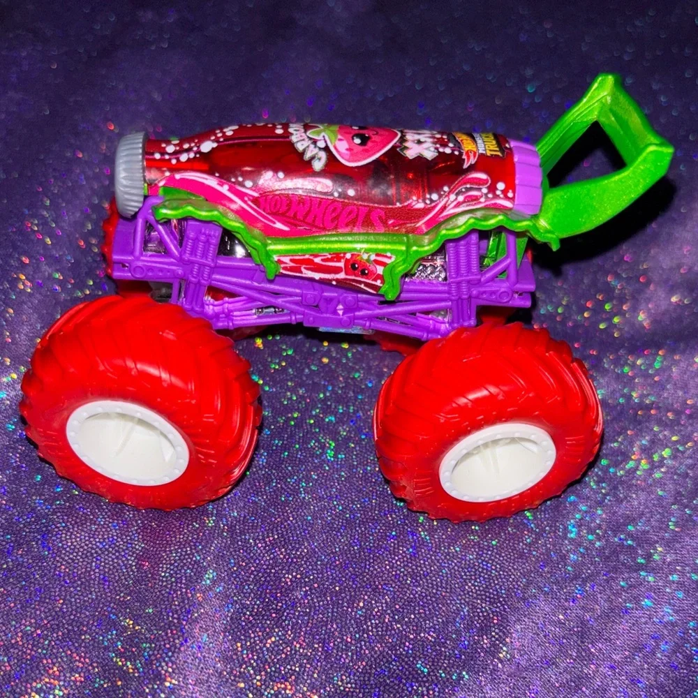 Hot Wheels 1:64 Monster Jam Snack Pack Carbonator XXL